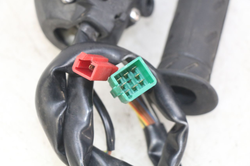 photo de COMMODO DROIT KYMCO DOWNTOWN ABS 125 (2015 - 2017) - Zoom état d’usage