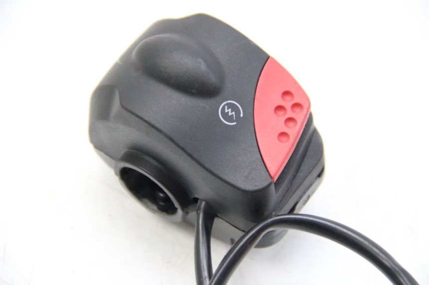 photo de COMMODO DROIT PEUGEOT E-VIVACITY 1 (2012 - 2018) - Zoom état d’usage