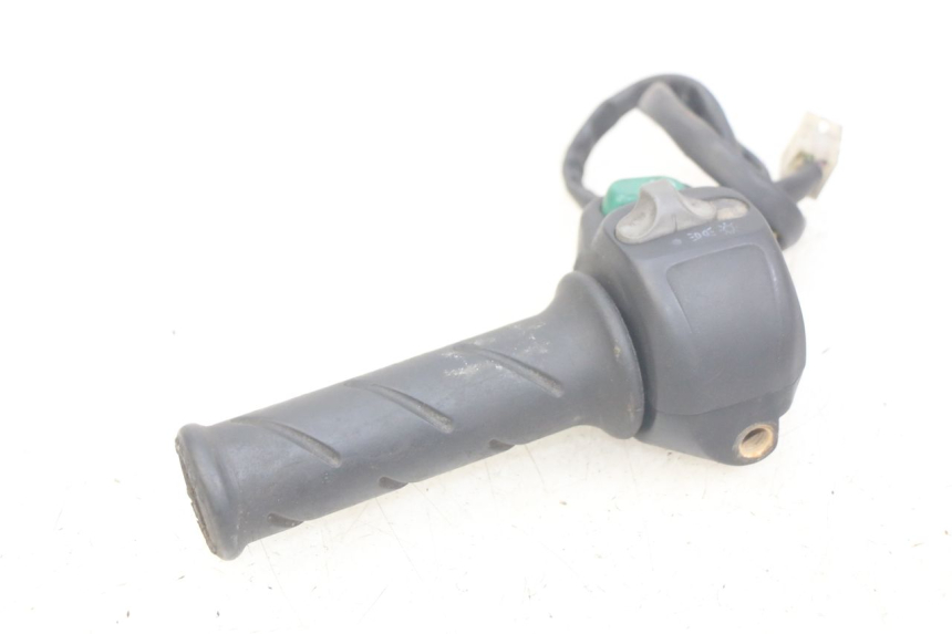 photo de COMMODO DROIT PEUGEOT ELYSEO 125 (1999 - 2004) - Gros plan technique