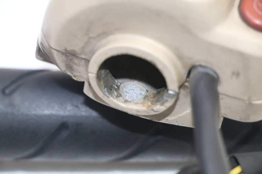 photo de COMMODO DROIT PEUGEOT ELYSEO 125 (1999 - 2004) - Vue d’ensemble