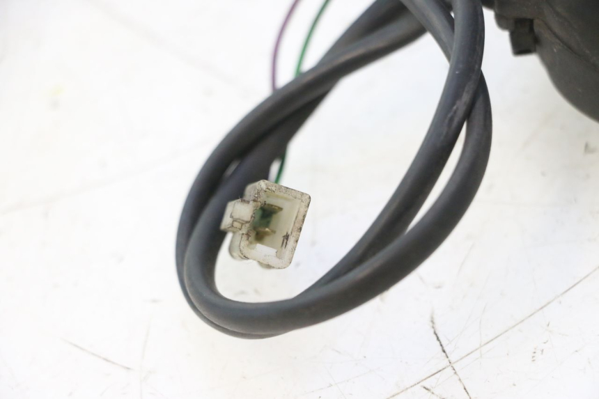 photo de COMMODO DROIT PEUGEOT ELYSTAR 50 (2002 - 2014) - Gros plan technique