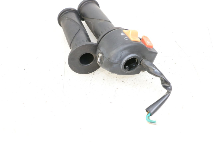 photo de COMMODO DROIT JM MOTORS EVOLIS 4T 50 (2018 - 2022) - Gros plan technique