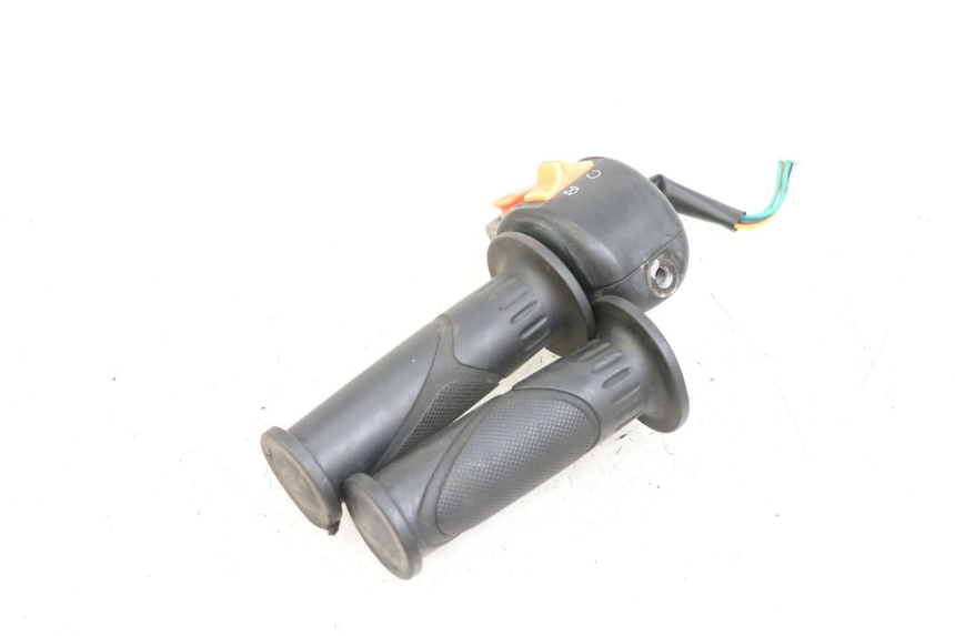 photo de COMMODO DROIT JM MOTORS EVOLIS 4T 50 (2018 - 2022) - Points de fixation