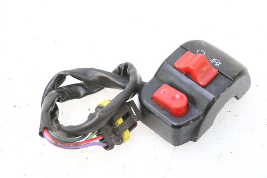 photo de COMMODO DROIT KEEWAY F-ACT FACT EVO 50 (2020 - 2026) - Zoom état d’usage