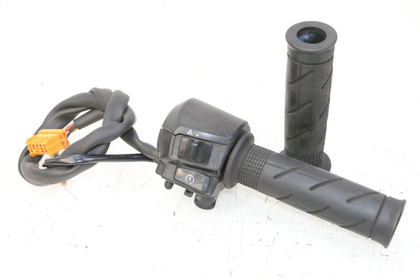 photo de COMMODO DROIT HONDA FES S-WING SWING ABS 125 (2007 - 2015) - Vue principale