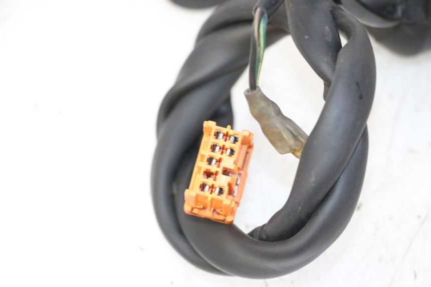 photo de COMMODO DROIT HONDA FES S-WING SWING ABS 125 (2007 - 2015) - Gros plan technique