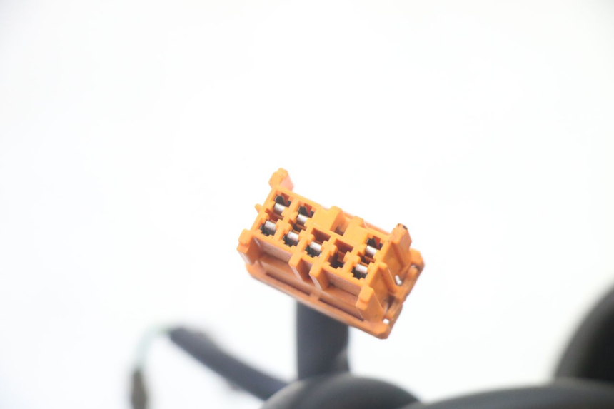 photo de COMMODO DROIT HONDA FES S-WING SWING ABS 125 (2007 - 2015) - État de surface