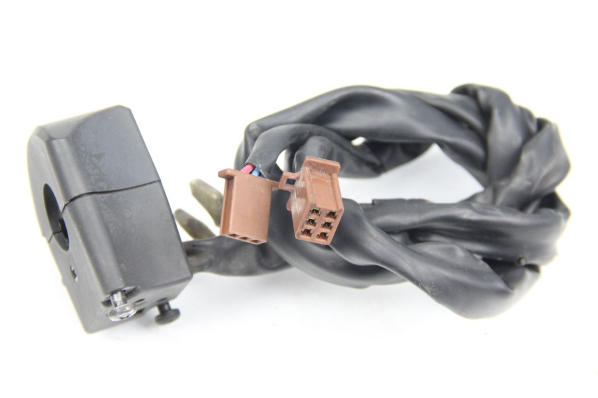 photo de COMMODO DROIT YAMAHA FJR ABS 1300 (2006 - 2012) - Gros plan technique