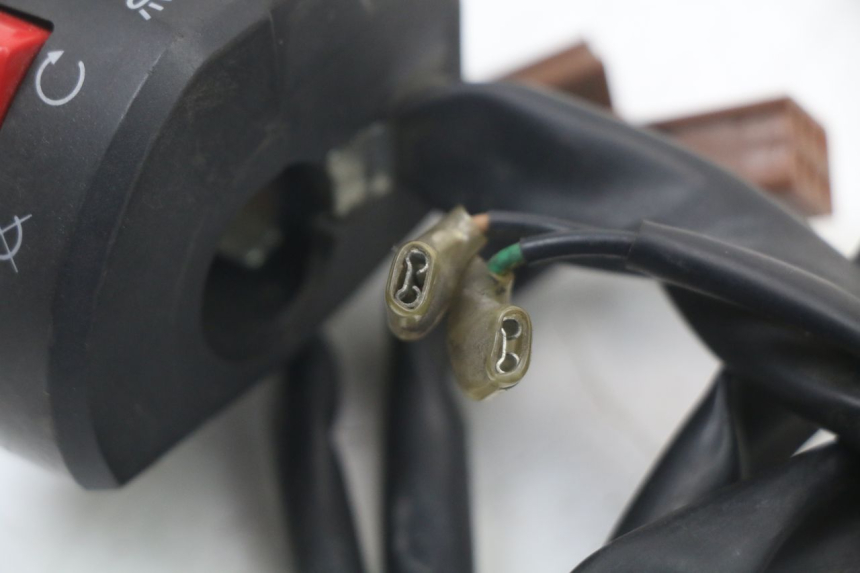 photo de COMMODO DROIT YAMAHA FJR ABS 1300 (2006 - 2012) - Points de fixation