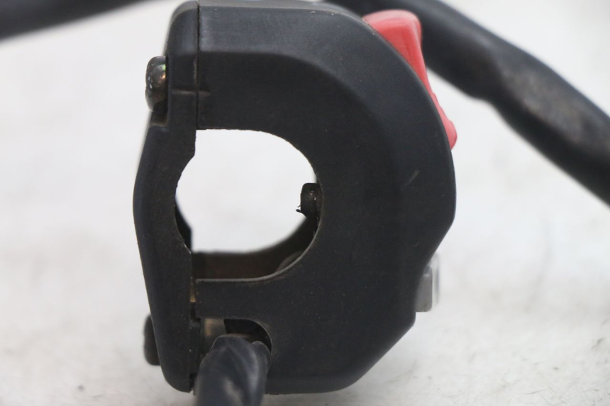 photo de COMMODO DROIT YAMAHA FJR 1300 (2001 - 2005) - Autre angle de vue