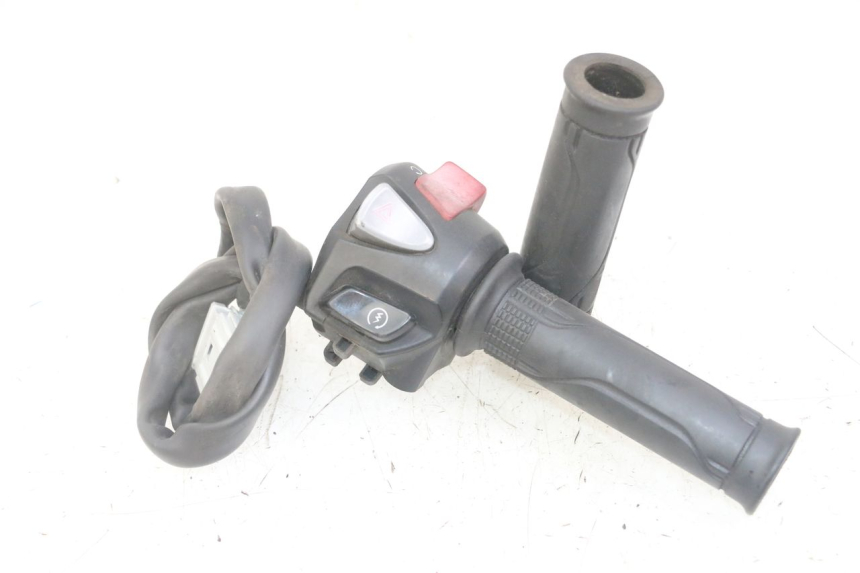 photo de COMMODO DROIT HONDA FORZA ABS 300 (2013 - 2017) - Vue principale