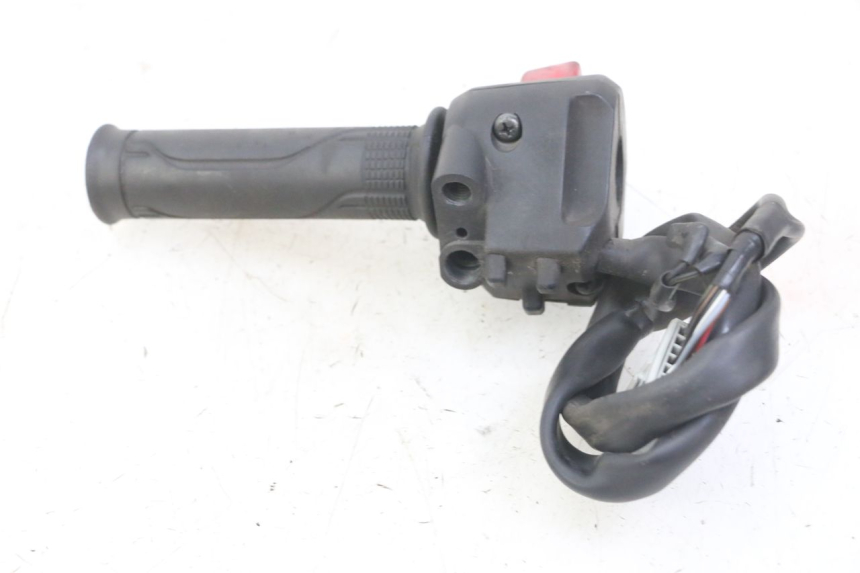 photo de COMMODO DROIT HONDA FORZA ABS 300 (2013 - 2017) - Points de fixation