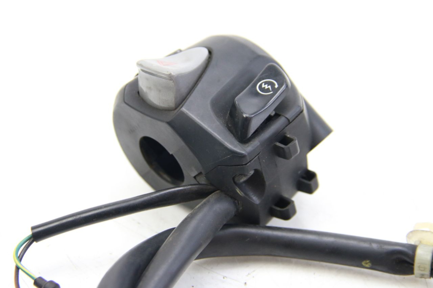 photo de COMMODO DROIT HONDA FORZA 125 (2015 - 2016) - Vue d’ensemble