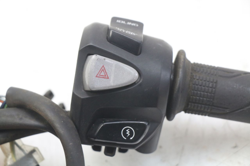 photo de COMMODO DROIT HONDA FORZA 125 (2015 - 2016) - Zoom état d’usage