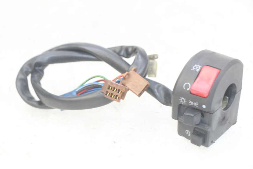 photo de COMMODO DROIT YAMAHA FZS FAZER 600 (1998 - 2001) - Vue principale