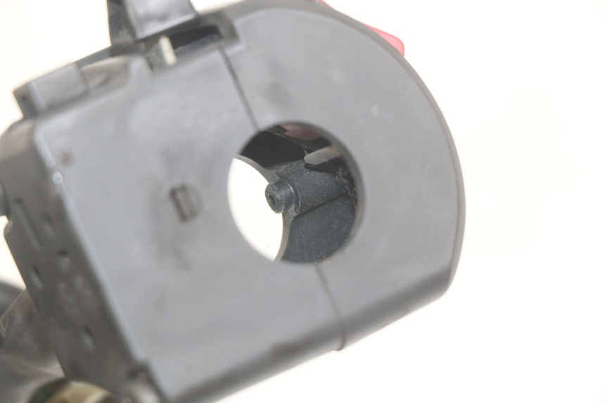 photo de COMMODO DROIT YAMAHA FZS FAZER 600 (1998 - 2001) - Détail de la pièce