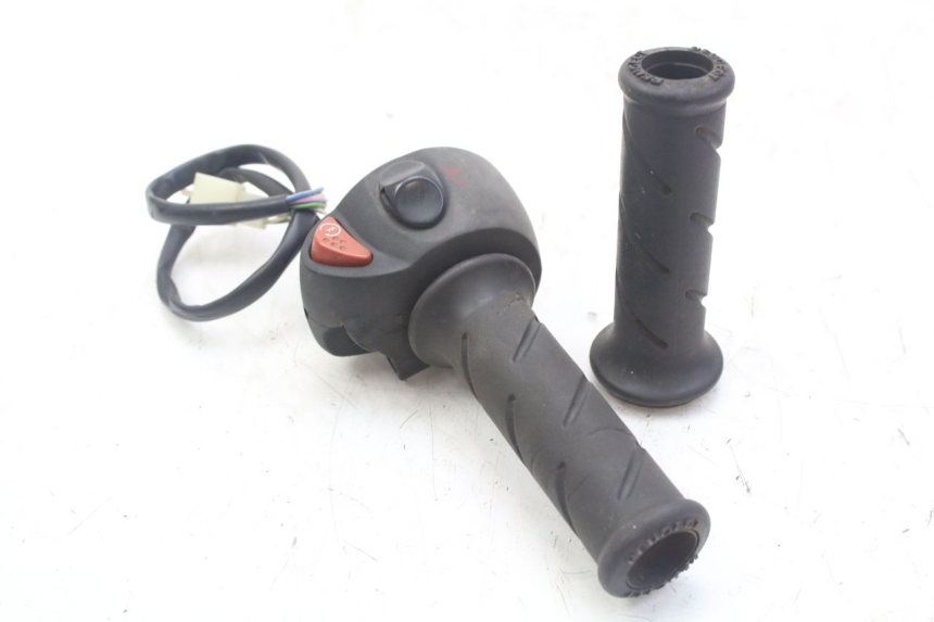 photo de COMMODO DROIT PEUGEOT GEOPOLIS RS 125 (2007 - 2009) - Vue principale