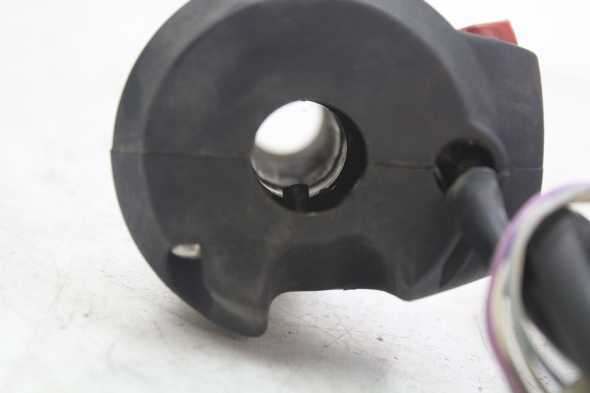 photo de COMMODO DROIT PEUGEOT GEOPOLIS RS 125 (2007 - 2009) - Détail de la pièce