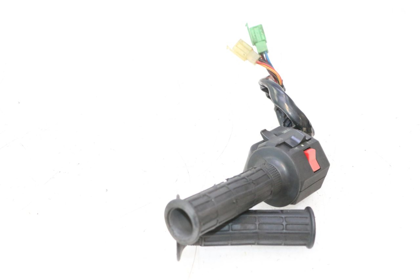 photo de COMMODO DROIT KAWASAKI GPX F ZX750F 750 (1986 - 1990) - Zoom état d’usage