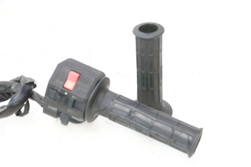 photo de COMMODO DROIT KAWASAKI GPX F ZX750F 750 (1986 - 1990) - Marquages et références