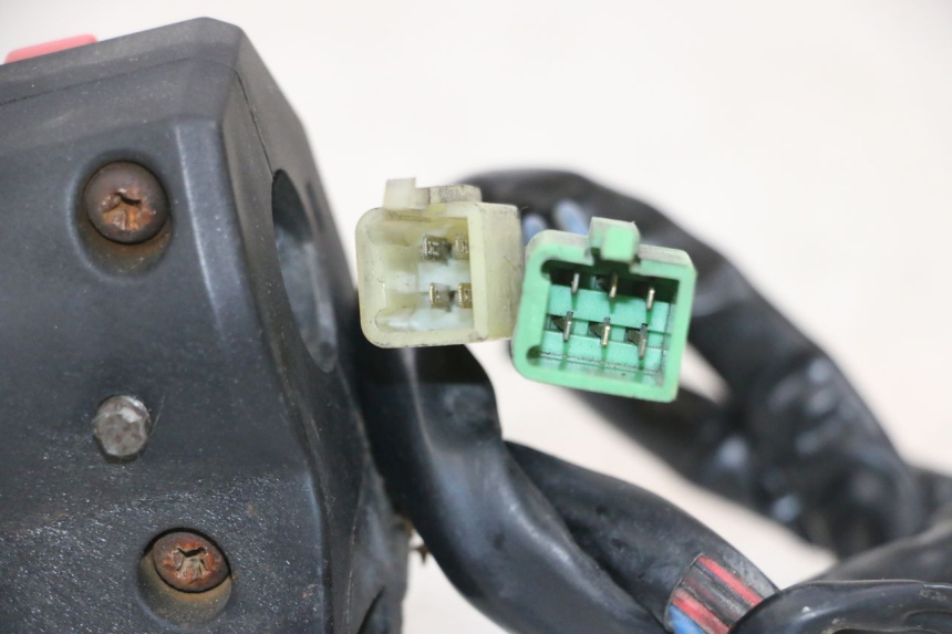 photo de COMMODO DROIT KAWASAKI GPX R WARBIRD 600 (1988 - 1993) - Points de fixation