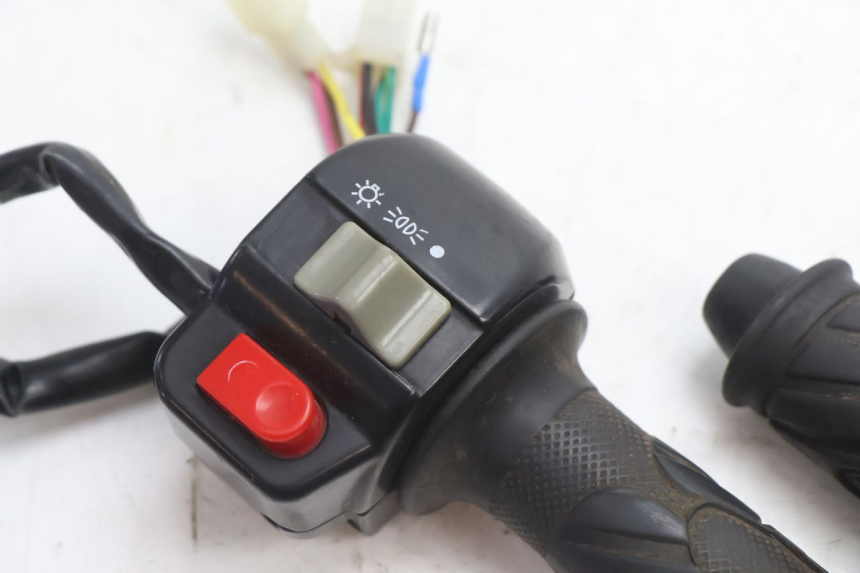 photo de COMMODO DROIT TNT MOTOR GRIDO 2T 50 (2010 - 2019) - Détail de la pièce