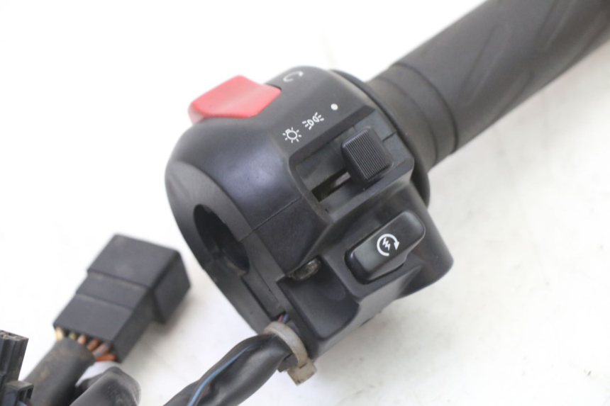 photo de COMMODO DROIT SUZUKI GS GSE 500 (2001 - 2003) - Zoom état d’usage