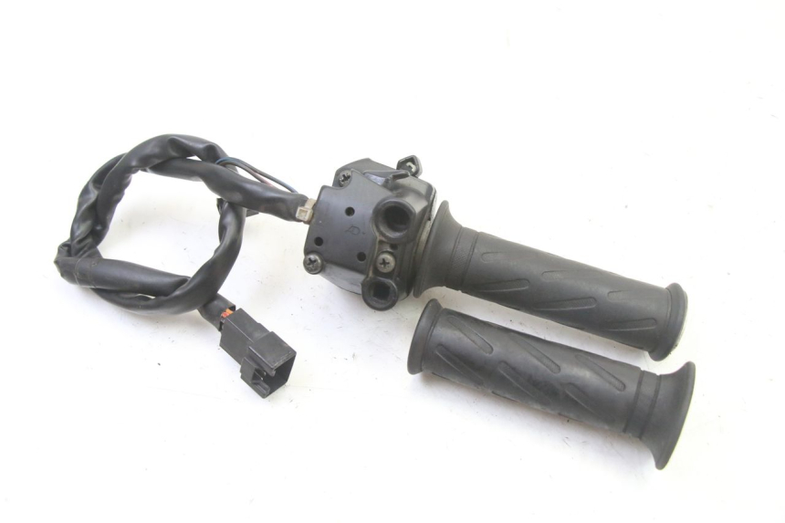 photo de COMMODO DROIT SUZUKI GS GSE 500 (2001 - 2003) - Points de fixation