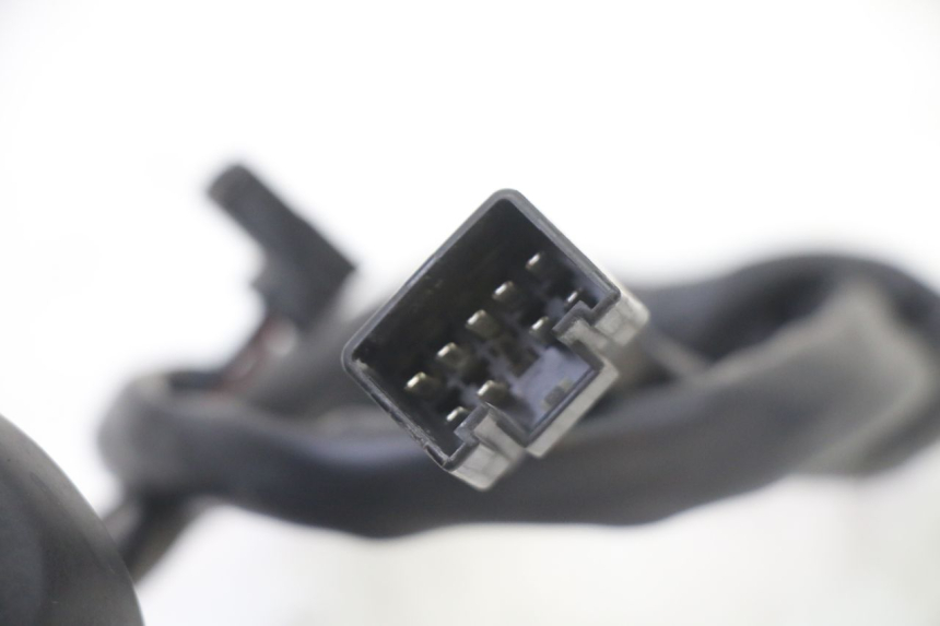 photo de COMMODO DROIT SUZUKI GS GSE 500 (2001 - 2003) - Marquages et références