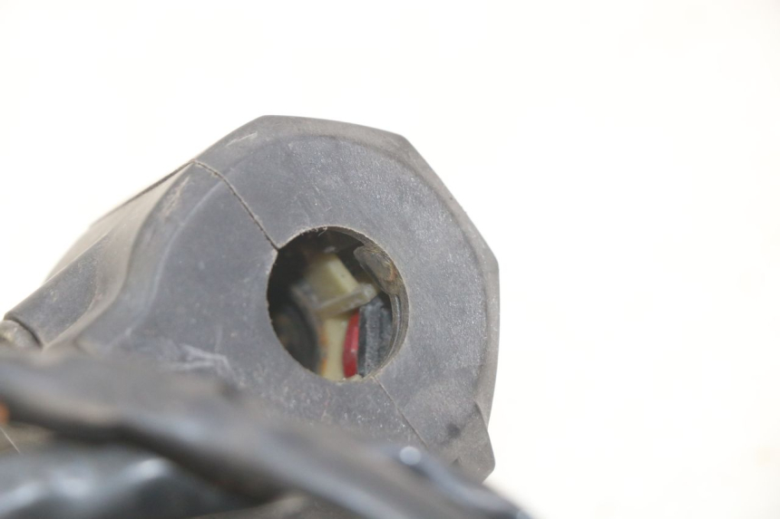 photo de COMMODO DROIT SUZUKI GSX-F GSX  F 1100 (1988 - 1994) - Détail de la pièce