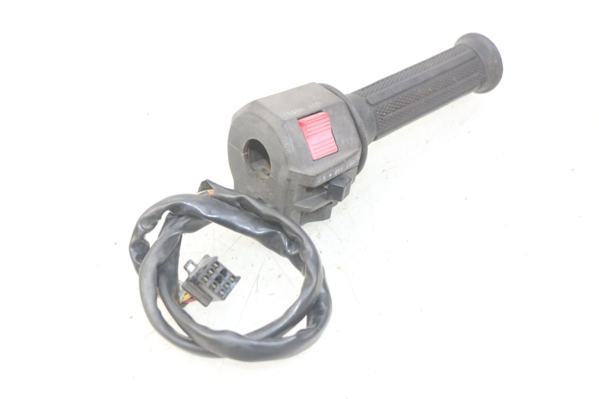 photo de COMMODO DROIT SUZUKI GSX-F GSX  F 1100 (1988 - 1994) - Zoom état d’usage