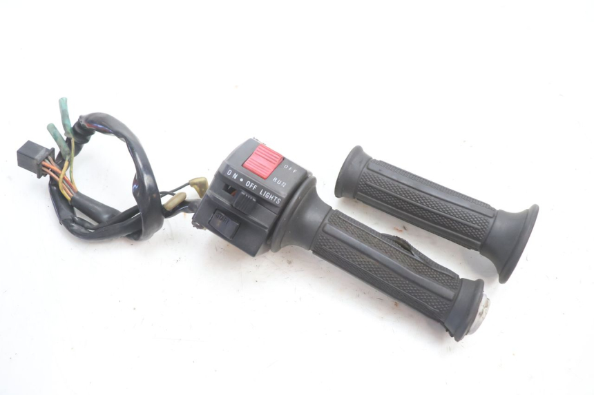 photo de COMMODO DROIT SUZUKI GSX F GSXF 750 (1988 - 1998) - Vue principale