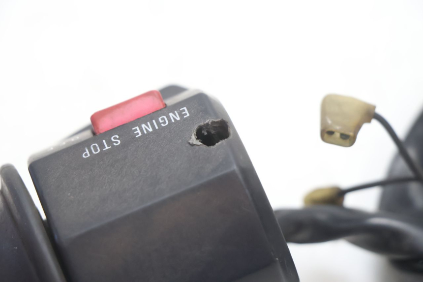 photo de COMMODO DROIT SUZUKI GSX F GSXF 750 (1988 - 1998) - État de surface
