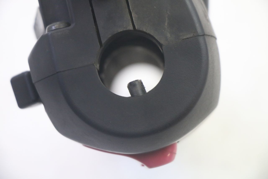 photo de COMMODO DROIT SYM GTS EVO 125 (2009 - 2013) - Points de fixation