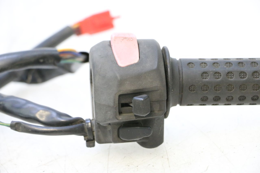 photo de COMMODO DROIT SYM GTS EVO 125 (2009 - 2013) - Zoom état d’usage