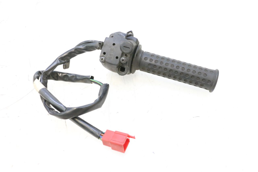 photo de COMMODO DROIT SYM GTS EVO 125 (2009 - 2013) - Gros plan technique