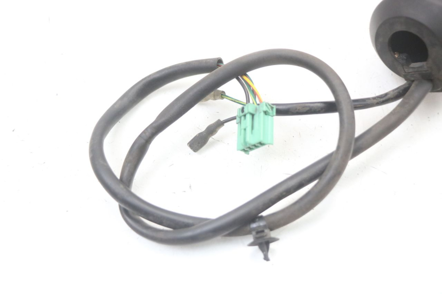 photo de COMMODO DROIT HONDA FES S-WING SWING 125 (2007 - 2015) - Vue d’ensemble