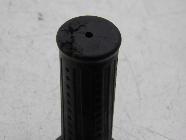 photo de COMMODO DROIT HONDA NH VISION 50 (1985 - 1994) - Détail de la pièce