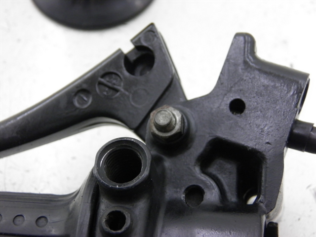 photo de COMMODO DROIT HONDA NH VISION 50 (1985 - 1994) - Autre angle de vue