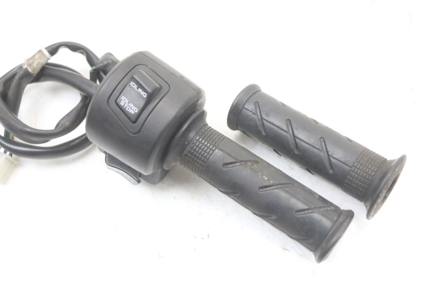 photo de COMMODO DROIT HONDA PCX (JF28) 125 (2009 - 2011) - Zoom état d’usage