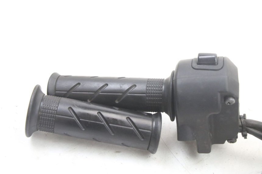 photo de COMMODO DROIT HONDA PCX (JF57/JF64) 125 (2014 - 2018) - Vue d’ensemble