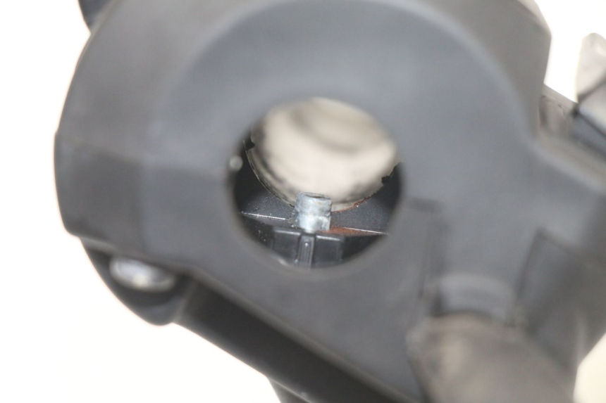 photo de COMMODO DROIT HONDA PCX (JF57/JF64) 125 (2014 - 2018) - État de surface