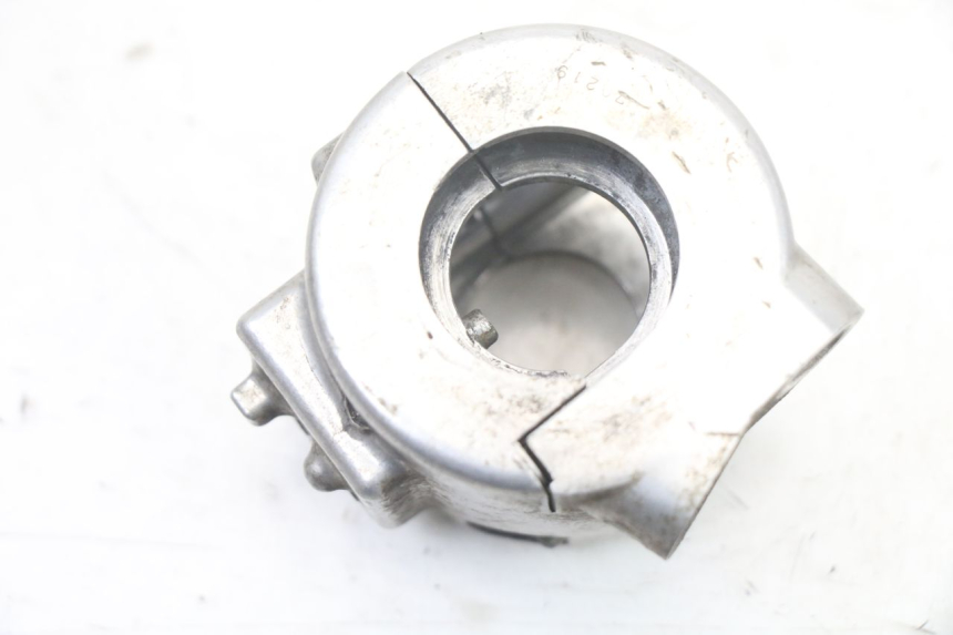 photo de COMMODO DROIT HONDA VT C2 SHADOW 750 (1997 - 2001) - Vue d’ensemble