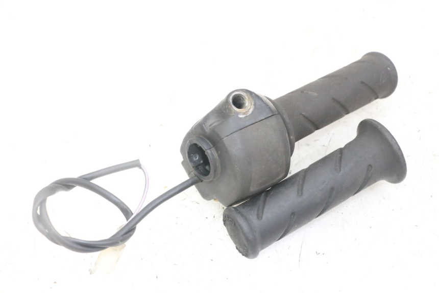 photo de COMMODO DROIT PEUGEOT JET FORCE CARBU 50 (2003 - 2016) - Zoom état d’usage