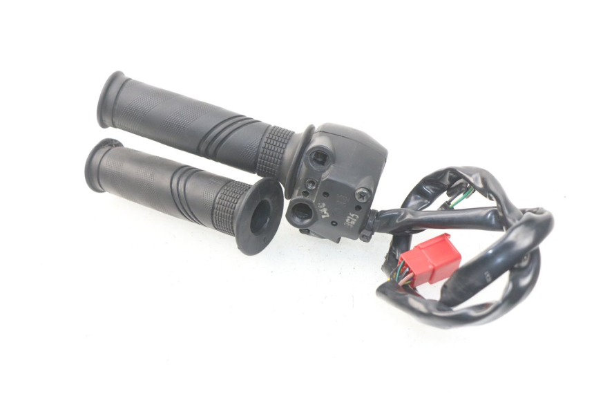 photo de COMMODO DROIT SYM JOYMAX 250 (2013 - 2017) - Autre angle de vue