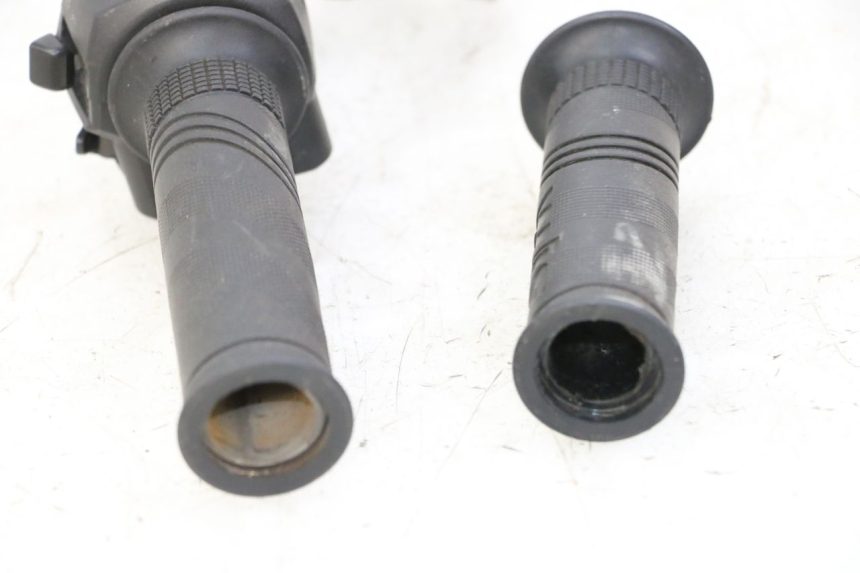 photo de COMMODO DROIT SYM JOYMAX 125 (2010 - 2017) - État de surface