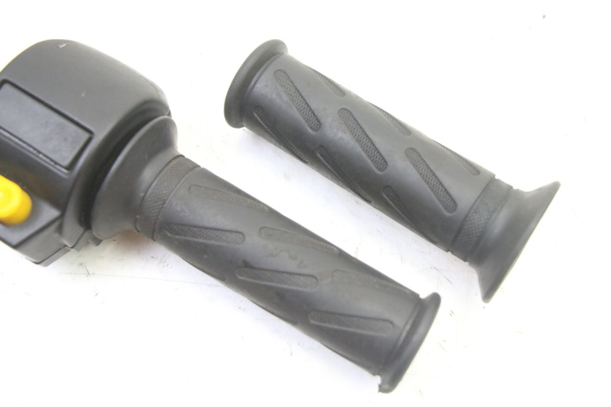 photo de COMMODO DROIT PEUGEOT KISBEE 2T 50 (2010 - 2017) - Zoom état d’usage