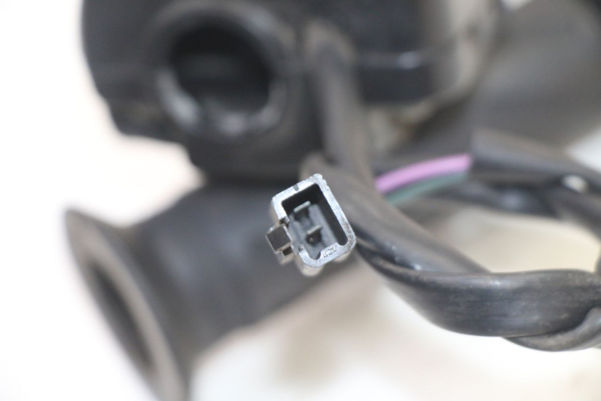 photo de COMMODO DROIT PEUGEOT KISBEE 2T 50 (2010 - 2017) - Vue d’ensemble