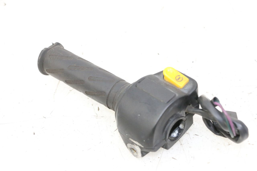 photo de COMMODO DROIT PEUGEOT KISBEE 2T 50 (2010 - 2017) - Points de fixation