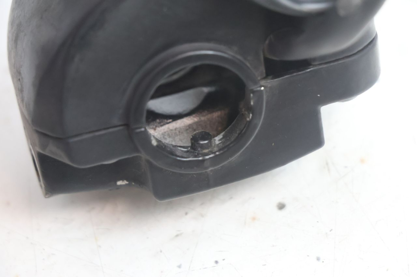 photo de COMMODO DROIT PEUGEOT KISBEE 2T 50 (2010 - 2017) - Gros plan technique